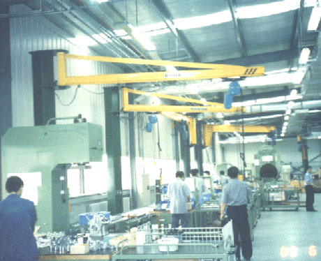 懸臂吊在比澤爾壓縮機生產線應用